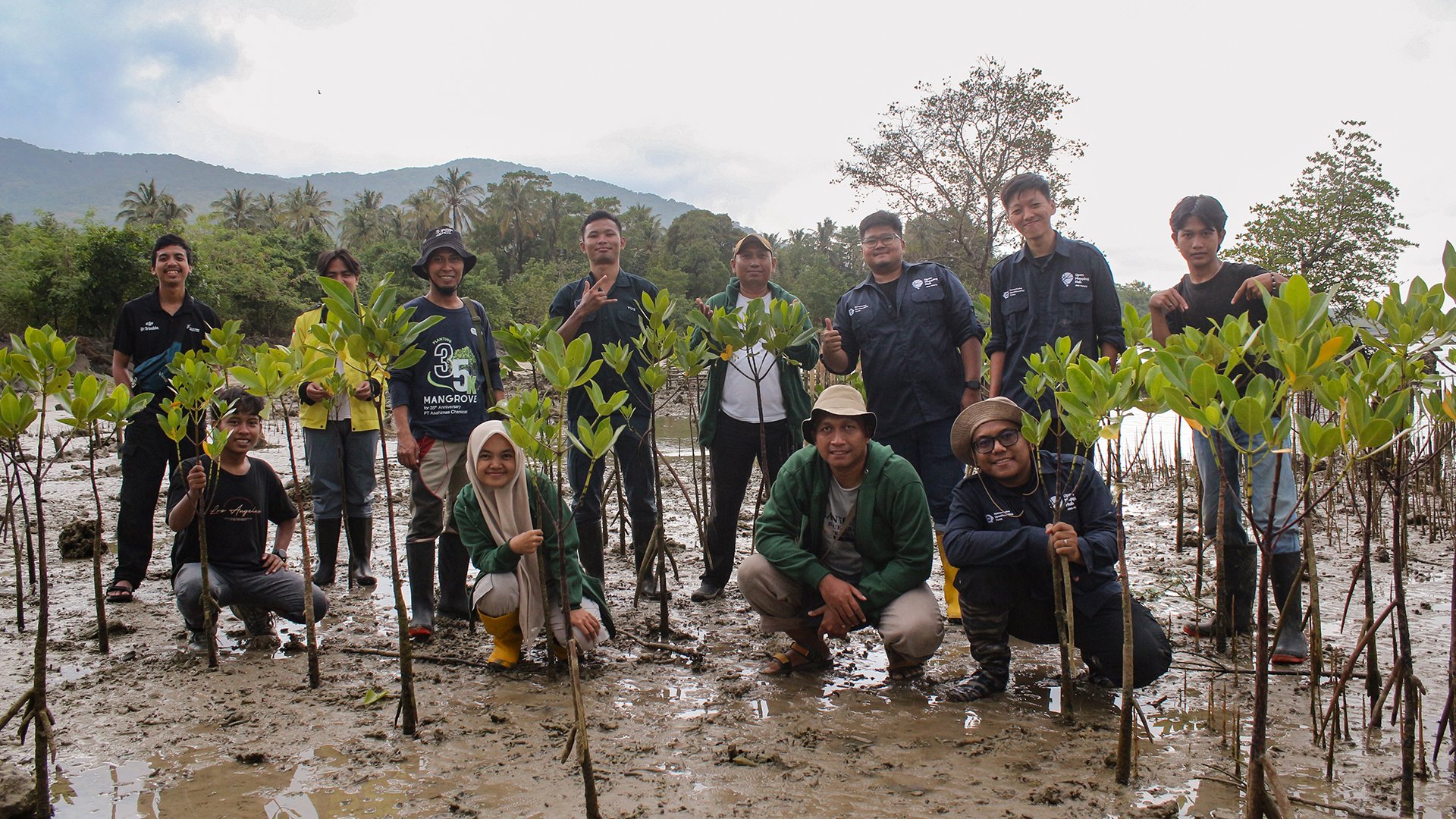 Field mapping activity with KEHATI, SALAKA, university students, and local community representatives (July 2025) | Photo: Tony Liong / Open Mapping Hub - Asia Pacific
